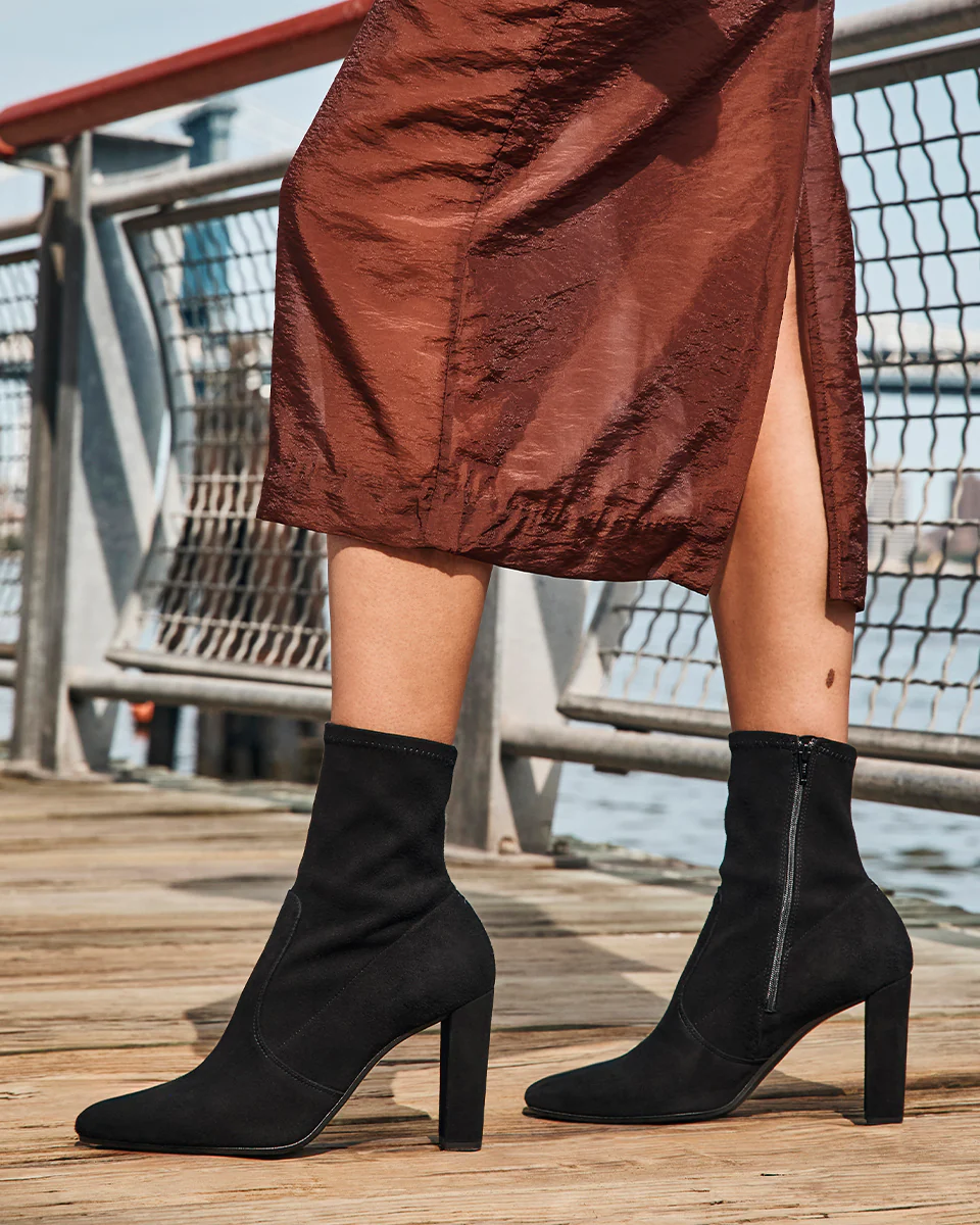 Paz 90 Stretch: Black Suede - Image 6